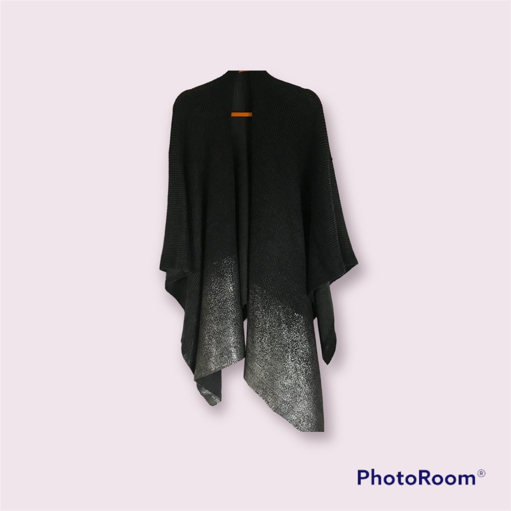 TORRID ONE SIZE GREY KNITTED SHAWL/WRAP/SHRUG